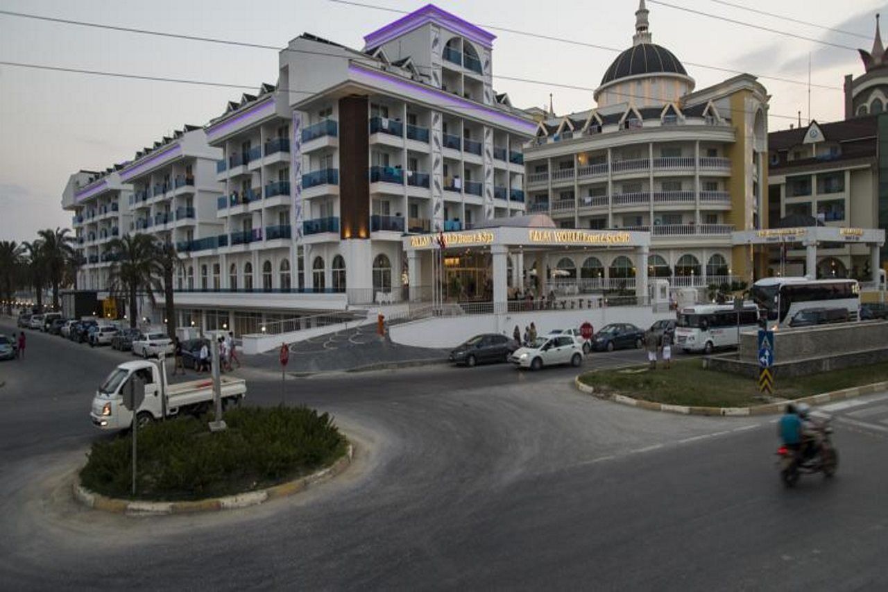 Palm World Side Resort & Spa Exterior foto
